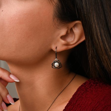 Ασημένια κρεμαστά σκουλαρίκια με μαργαριτάρια