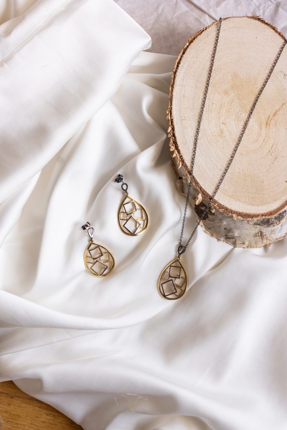 Drop-Shaped Two-Tone Necklace in Sterling Silver - Image 3