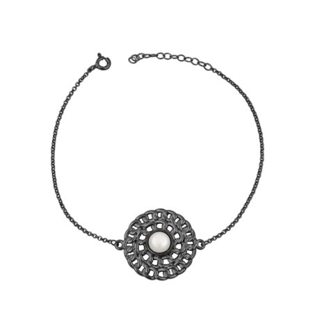 Silver chain bracelet with pearl