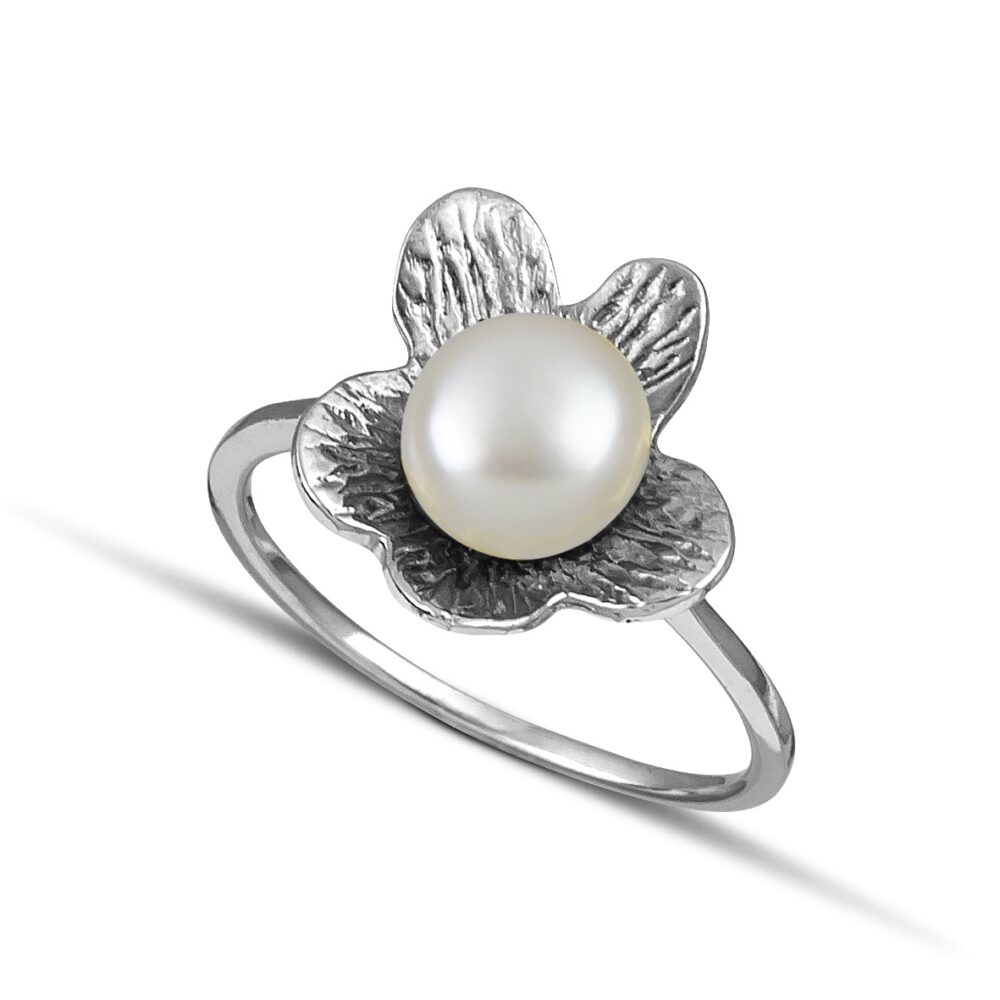 Silver flower ring with pearl