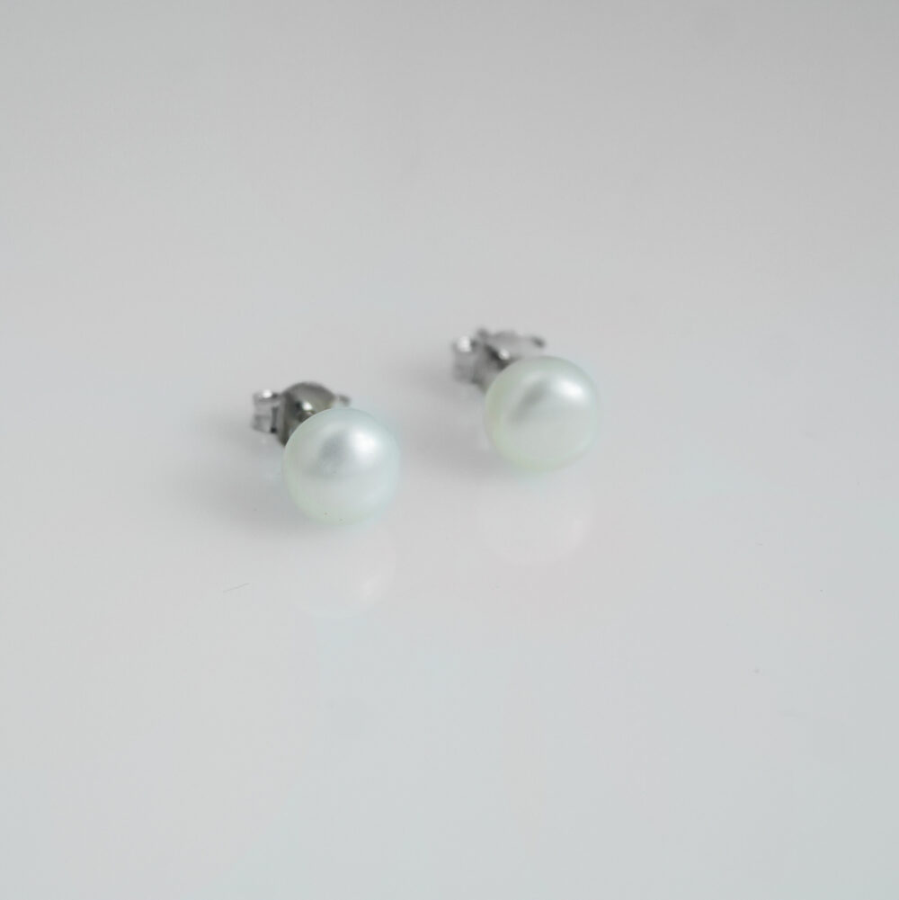 Sterling silver earrings with pearl