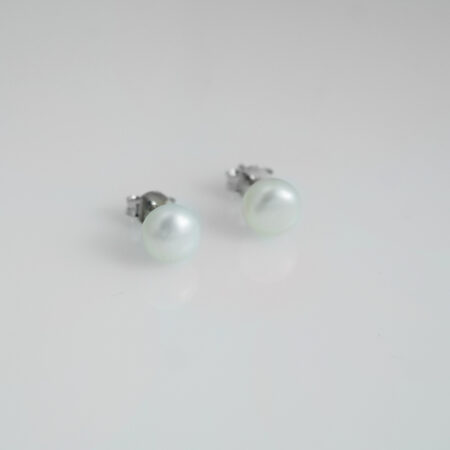 Sterling silver earrings with pearl