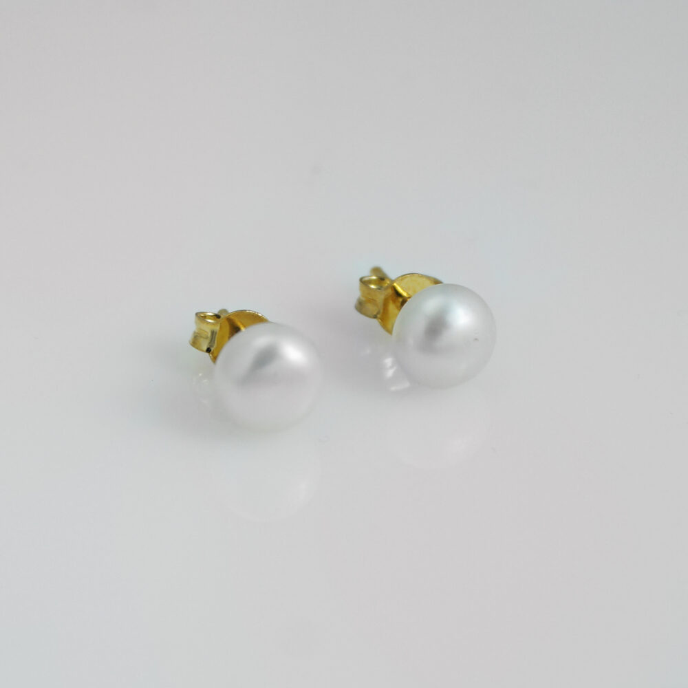 Sterling silver earrings with pearl
