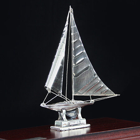 Sailing boat