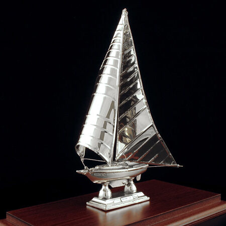 Sailing boat