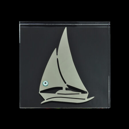 Decorative plexiglass with sailing boat