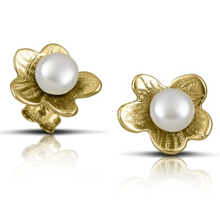 Silver earrings with pearls