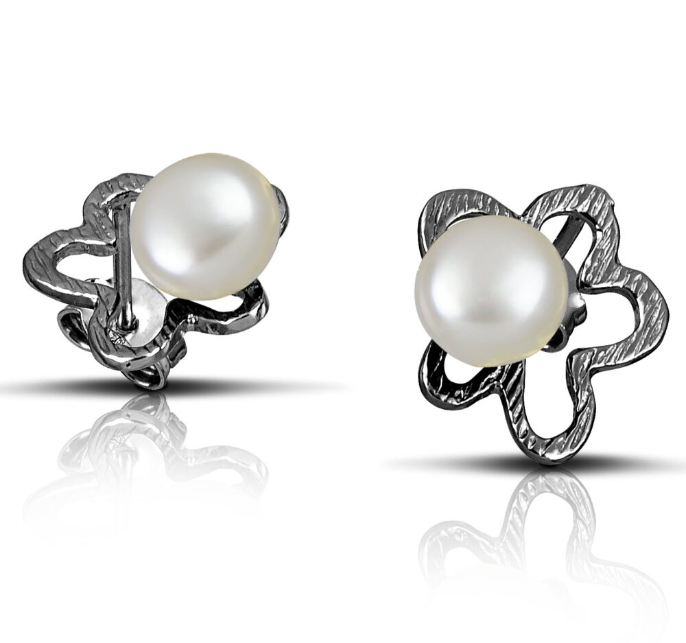 Sterling silver Flower earrings with pearl