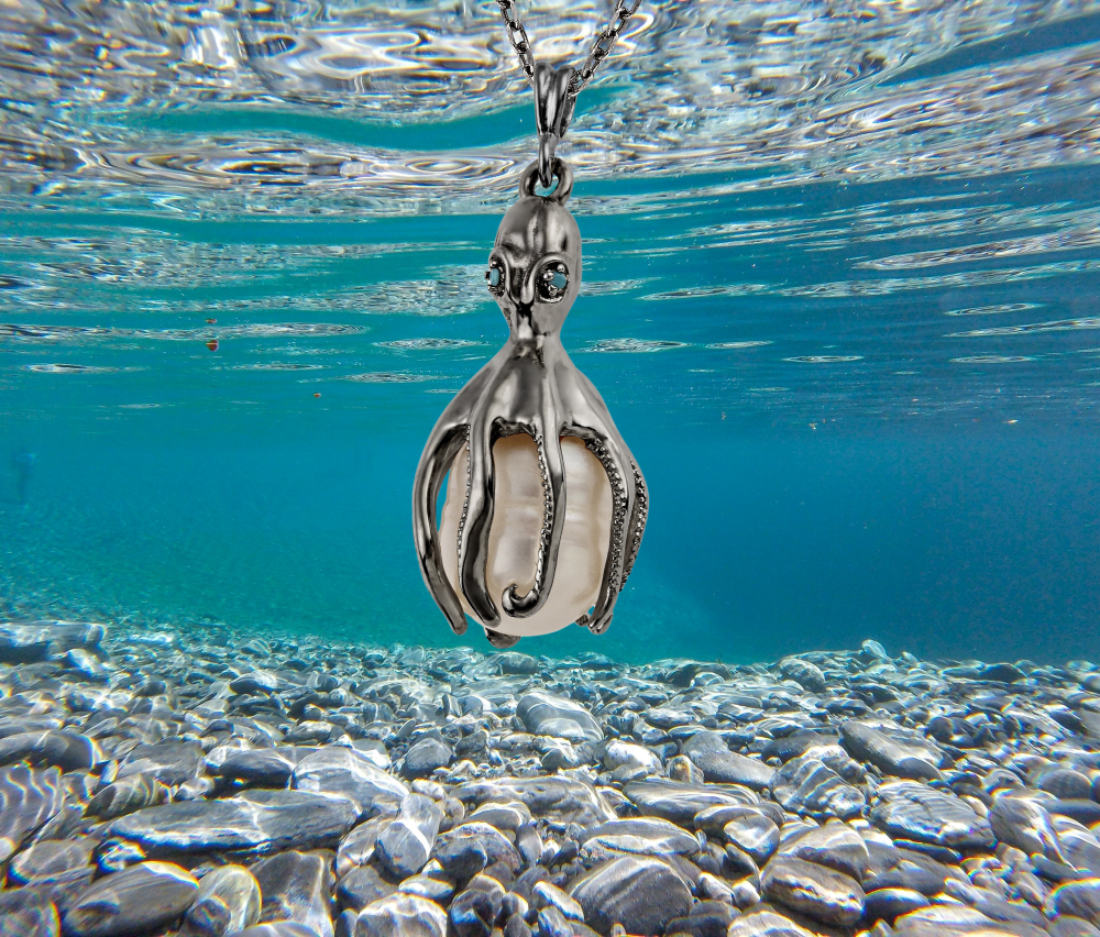 Statement Octopus Pendant  in Silver 925 - Image 2